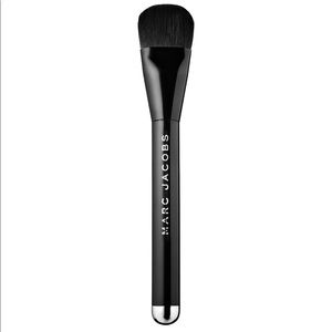 Marc Jacobs seamless foundation brush